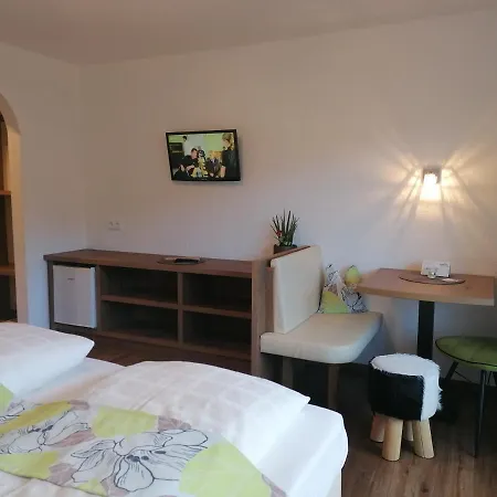 Claudia Zell Am ツェル アム ゼー