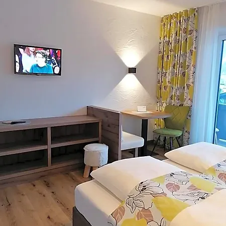 Claudia Zell Am 住宿加早餐酒店 滨湖采尔