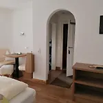 Claudia Zell Am Frühstückspension 3*